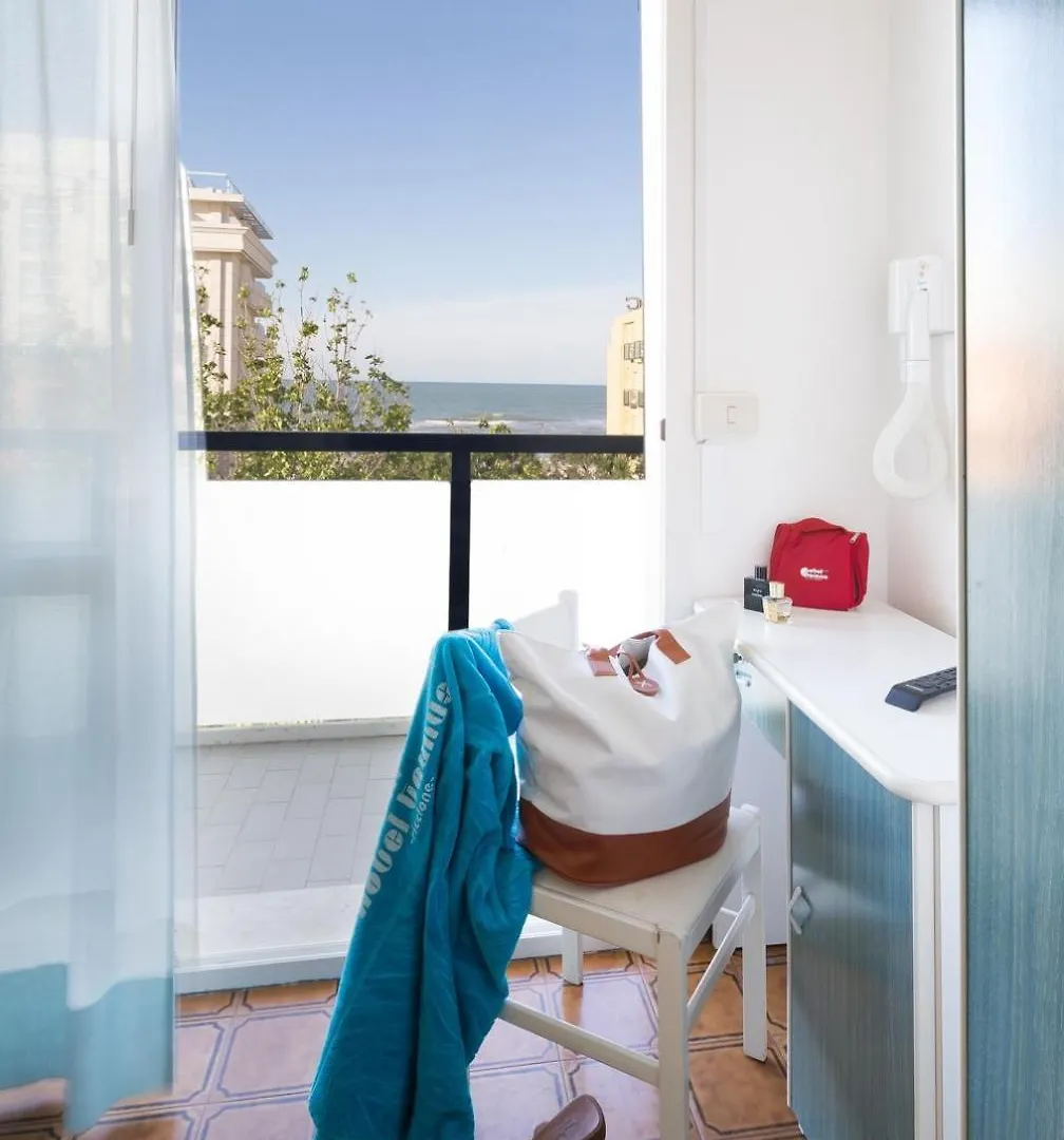 Hotel Taunus - Vista Mare Riccione 3*,