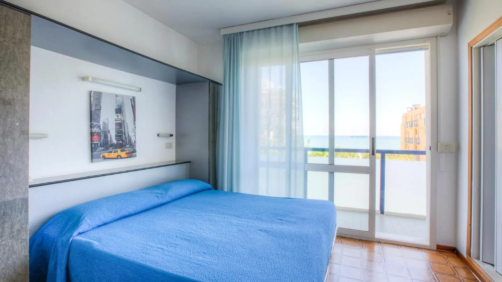 Hotel Taunus - Vista Mare Riccione 3*,