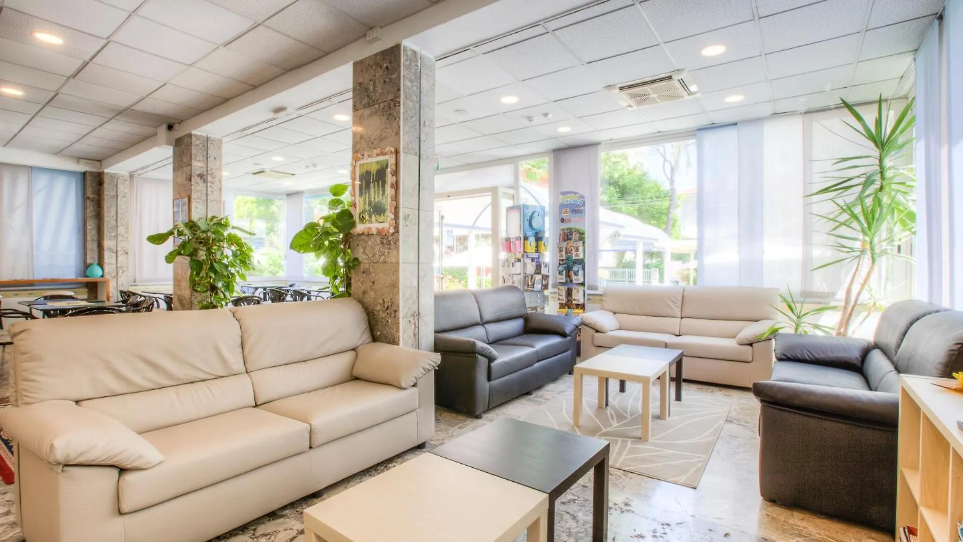 ***  Hotel Taunus - Vista Mare Riccione Italia